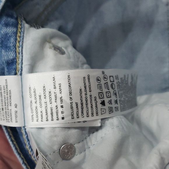 3/$65 home cut ripped Levi's shorts - Picture 4 of 7